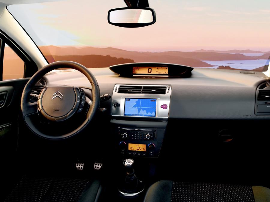  Citroen C4 Berline 2008 года  (фото 2 из 16)